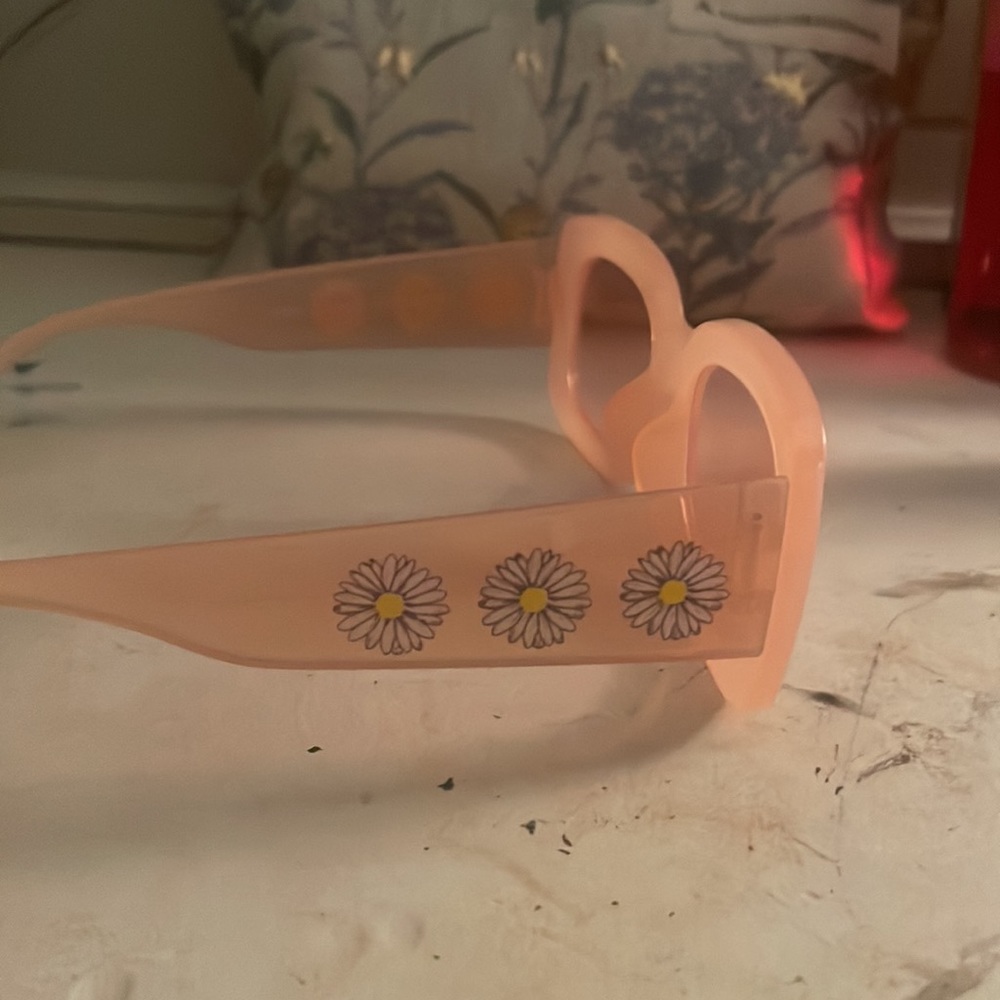 never worn. - Picture 3 of 4